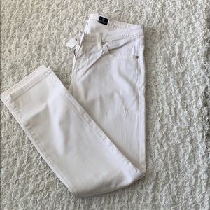 White denim jeans